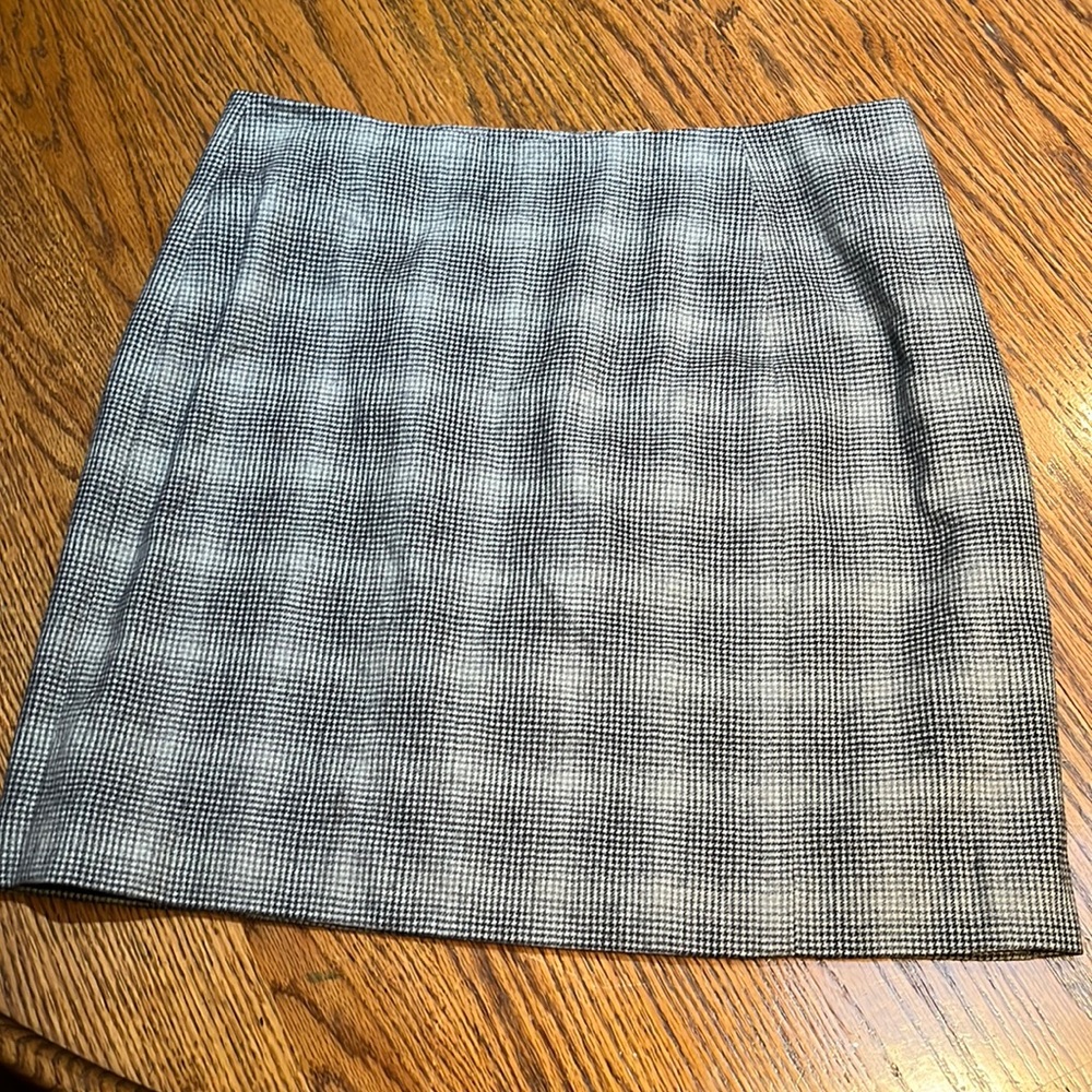Banana Republic Black and White Checked Midi Skirt‎